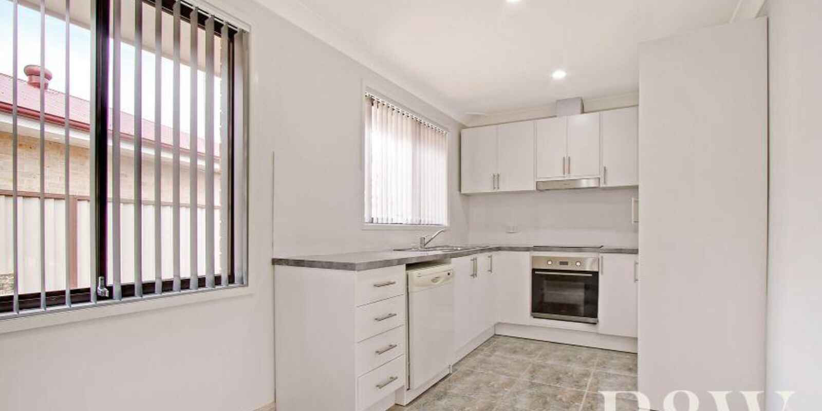 2 Francis Greenway Avenue St Clair