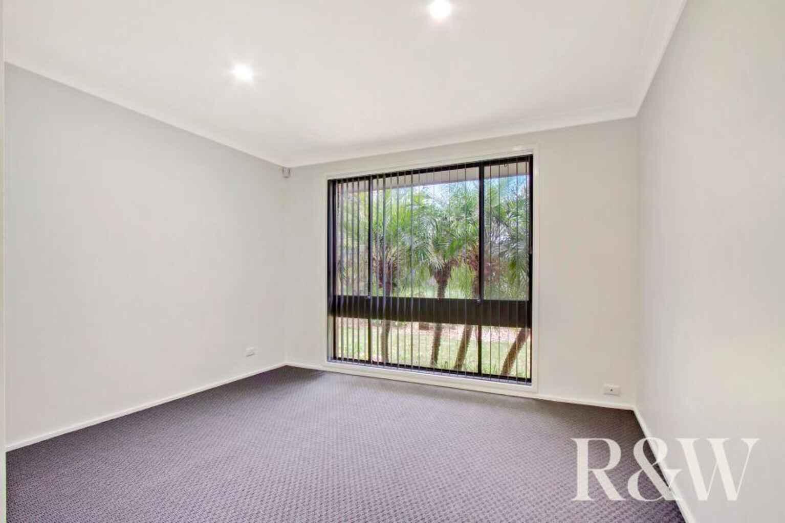 2 Francis Greenway Avenue St Clair