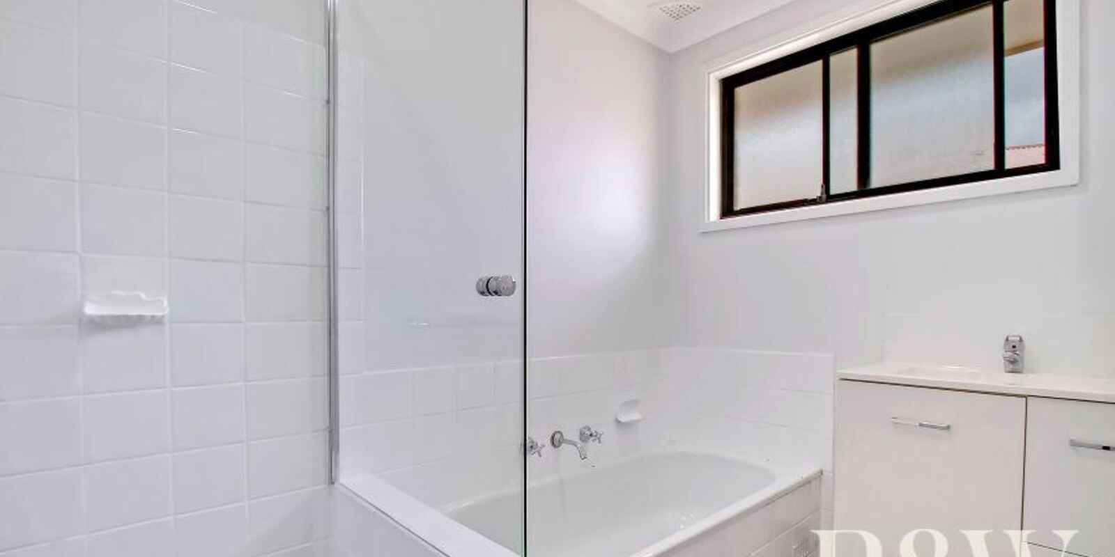 2 Francis Greenway Avenue St Clair