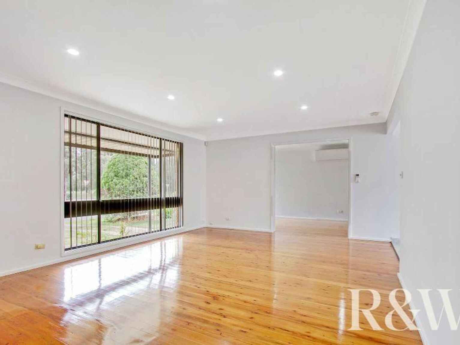 2 Francis Greenway Avenue St Clair