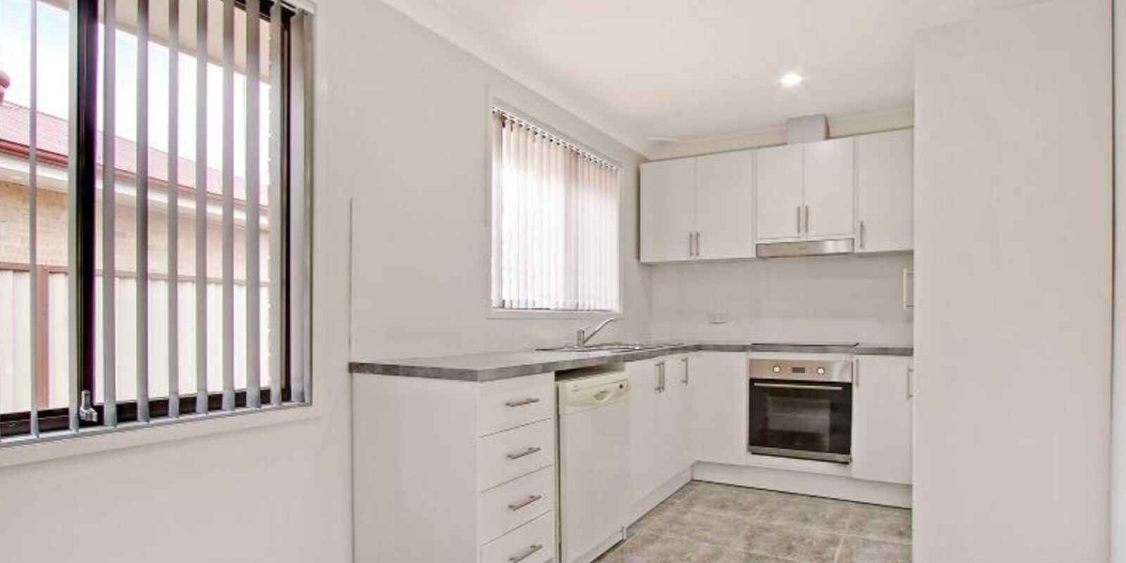 2 Francis Greenway Avenue St Clair