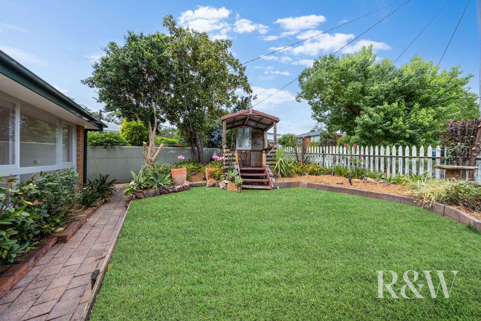 13 LUGARNO AVENUE Leumeah