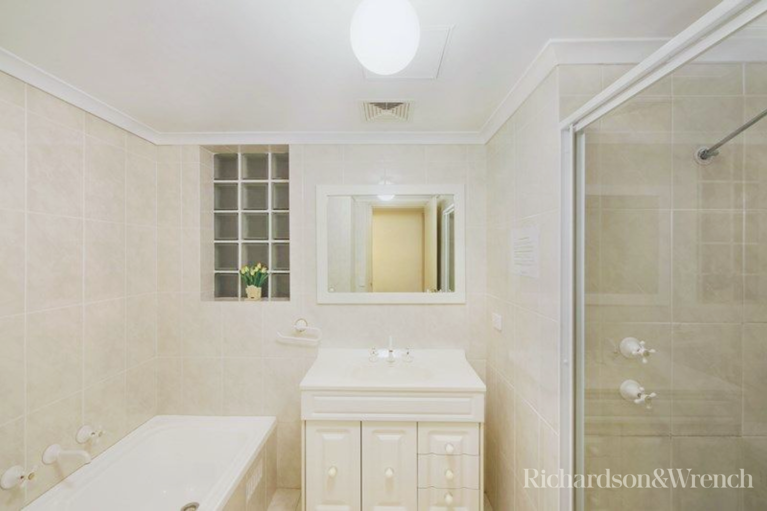 2/9-13 Kurrawa Avenue Point Clare