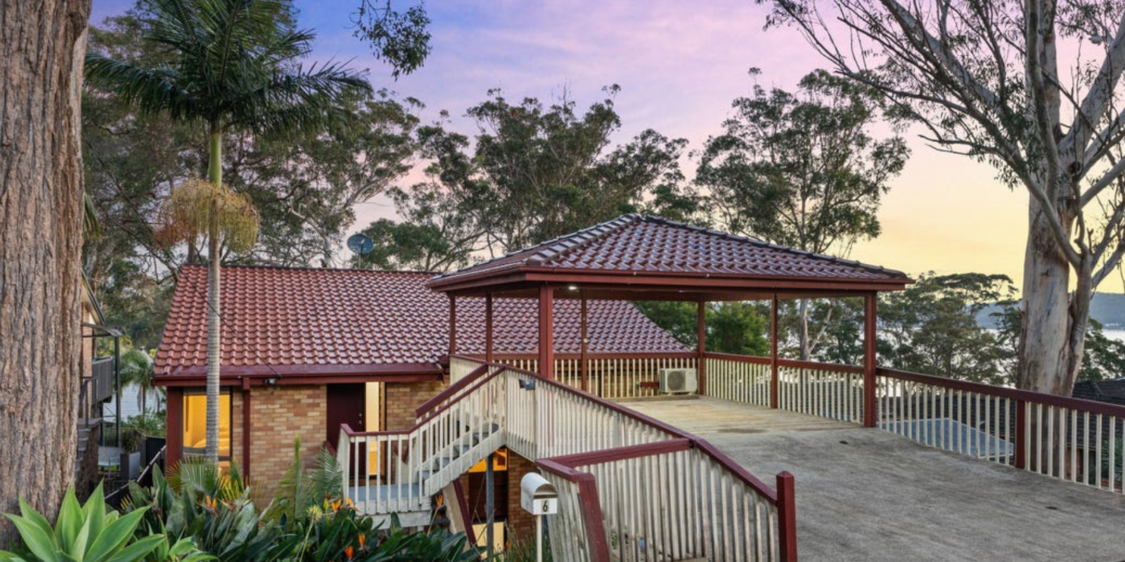 6 Lexington Parade Green Point