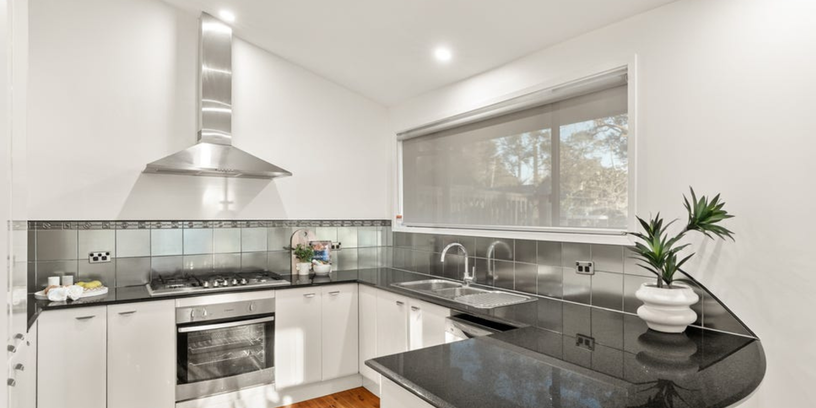 6 Lexington Parade Green Point