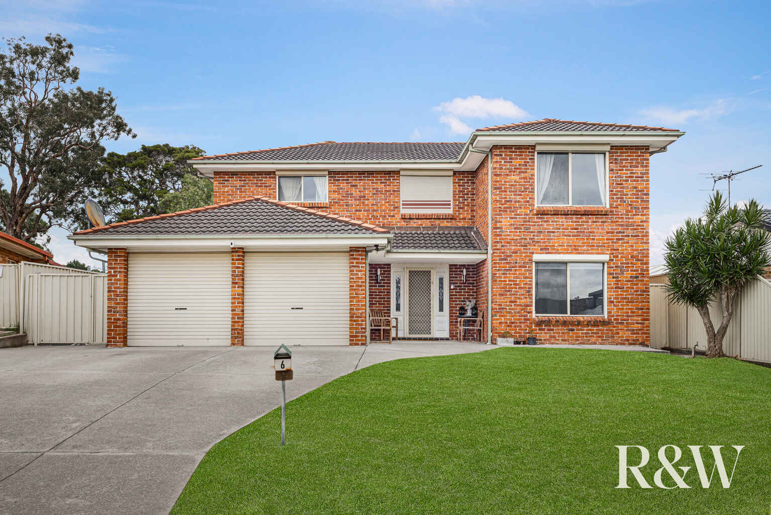 6 Ashwick Circuit St Clair