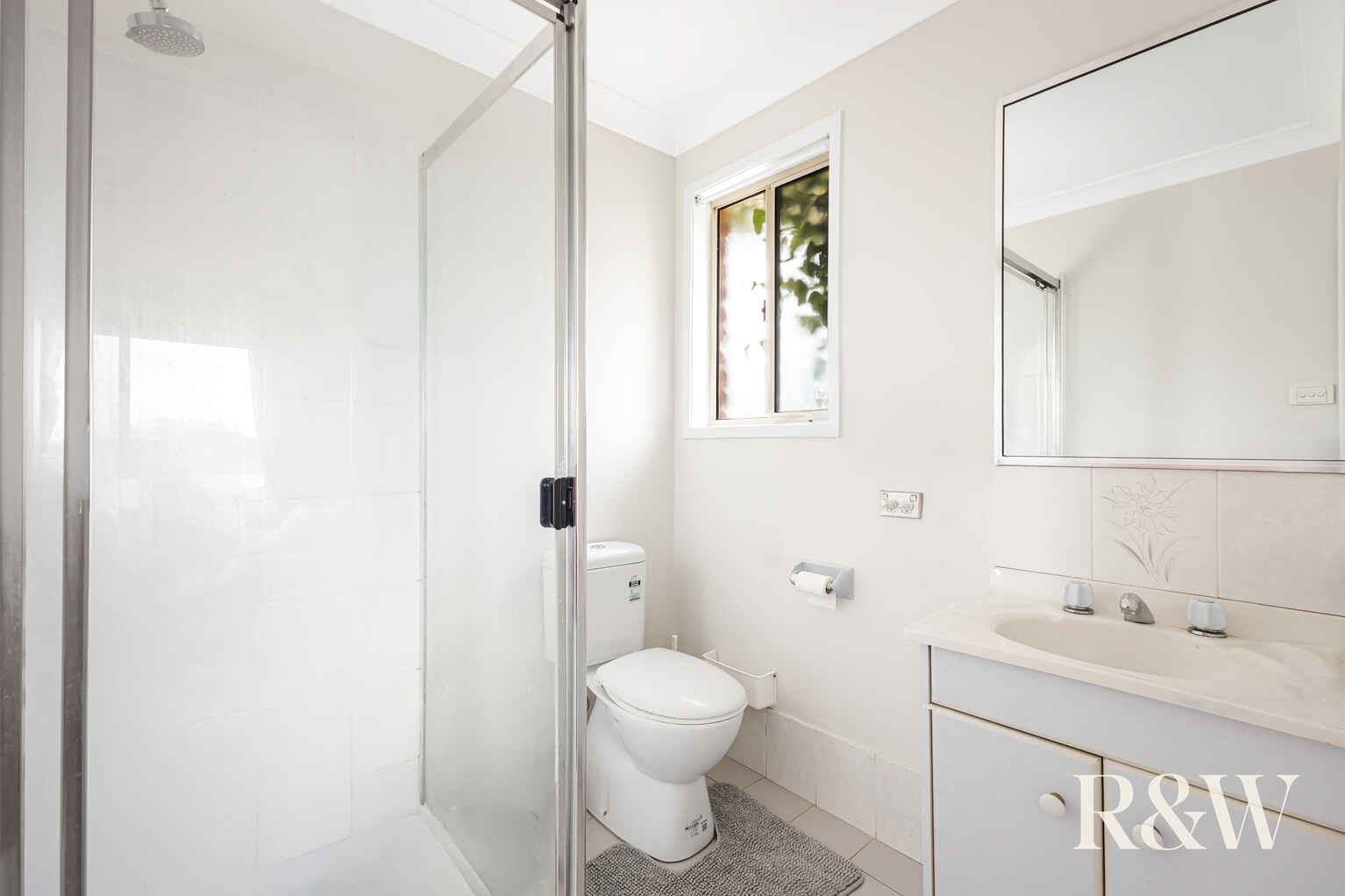 6 Ashwick Circuit St Clair