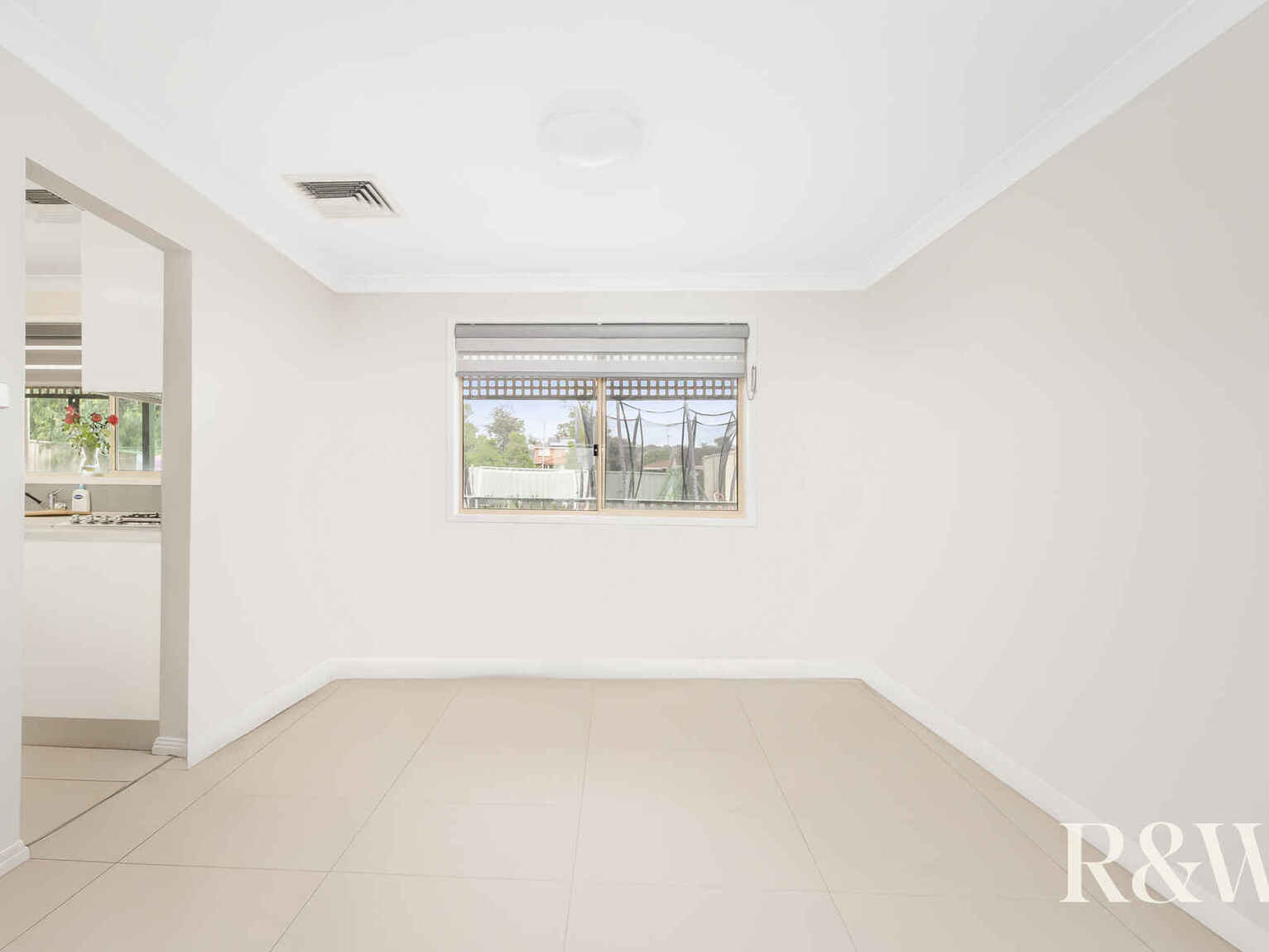 6 Ashwick Circuit St Clair