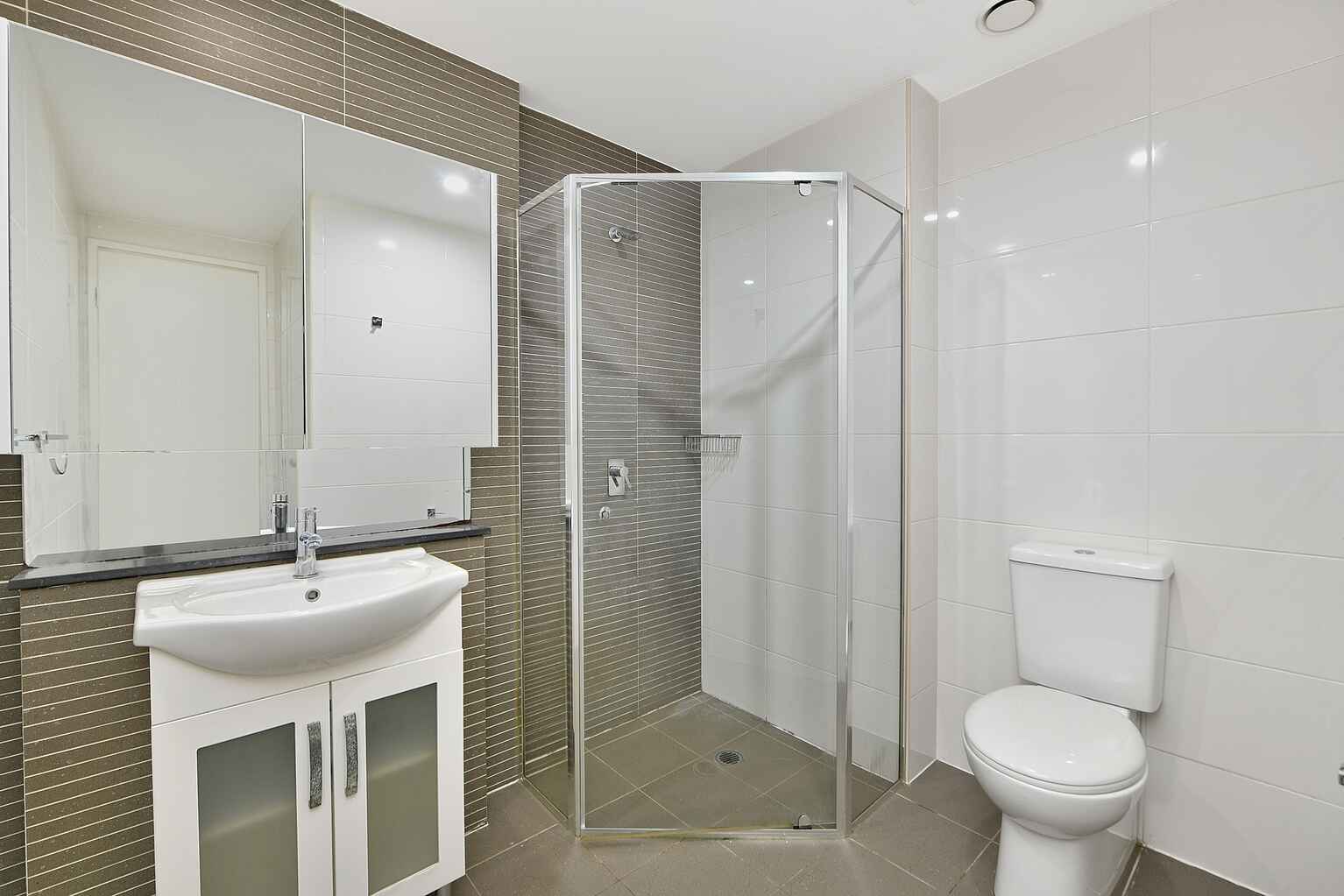 439/3 Loftus Street Turrella