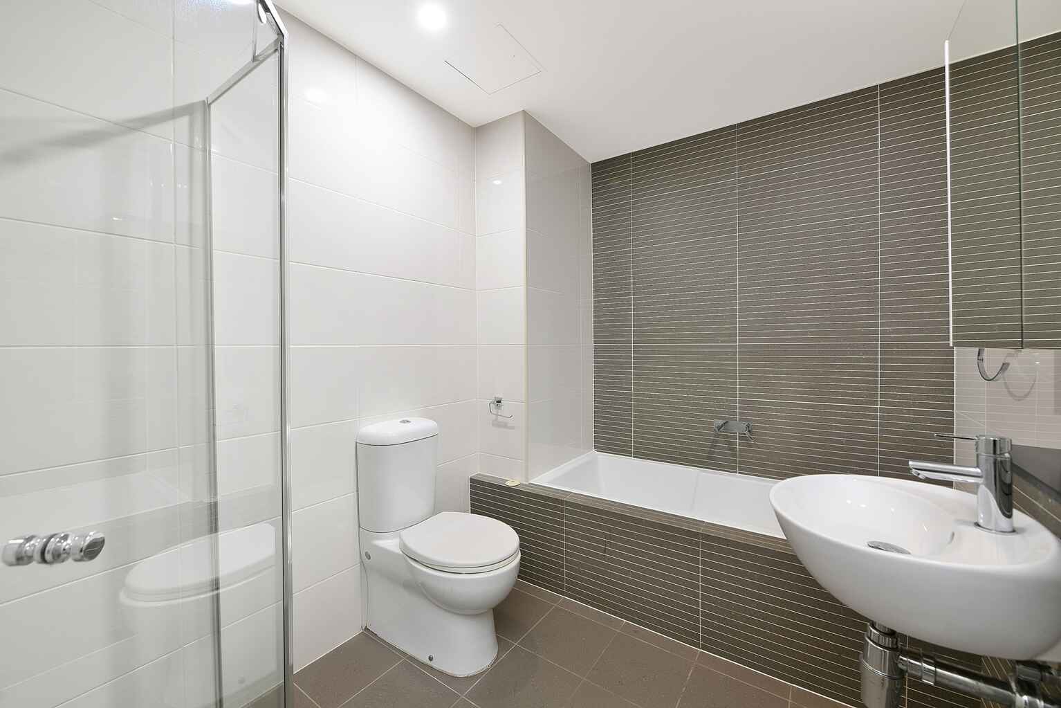 439/3 Loftus Street Turrella