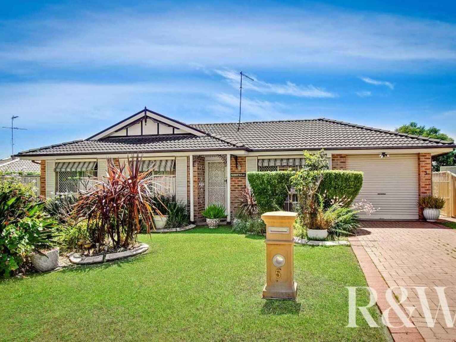5 Shamrock Court St Clair