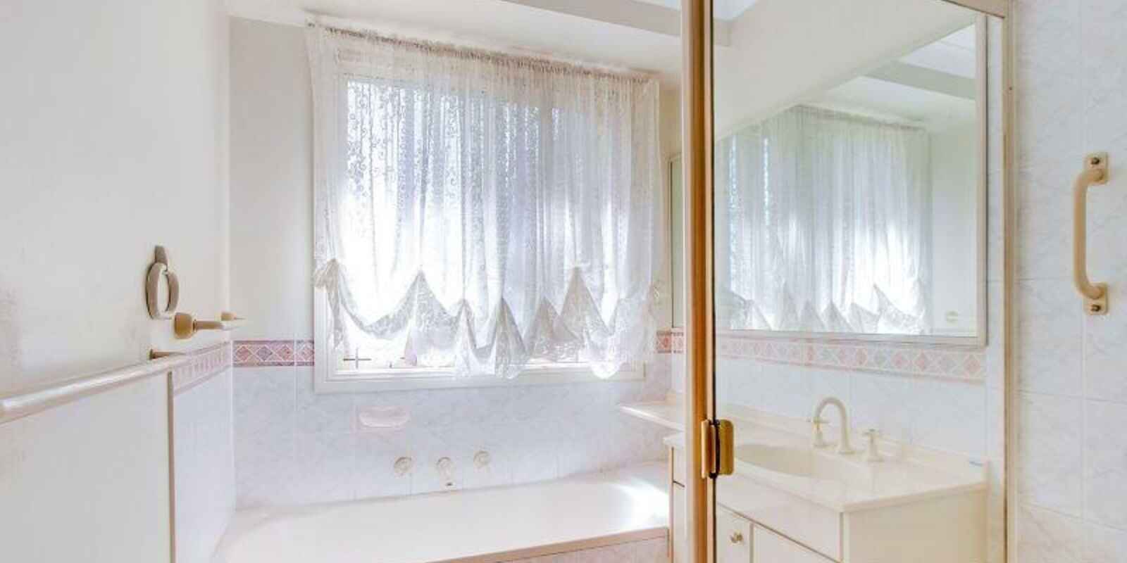 5 Shamrock Court St Clair