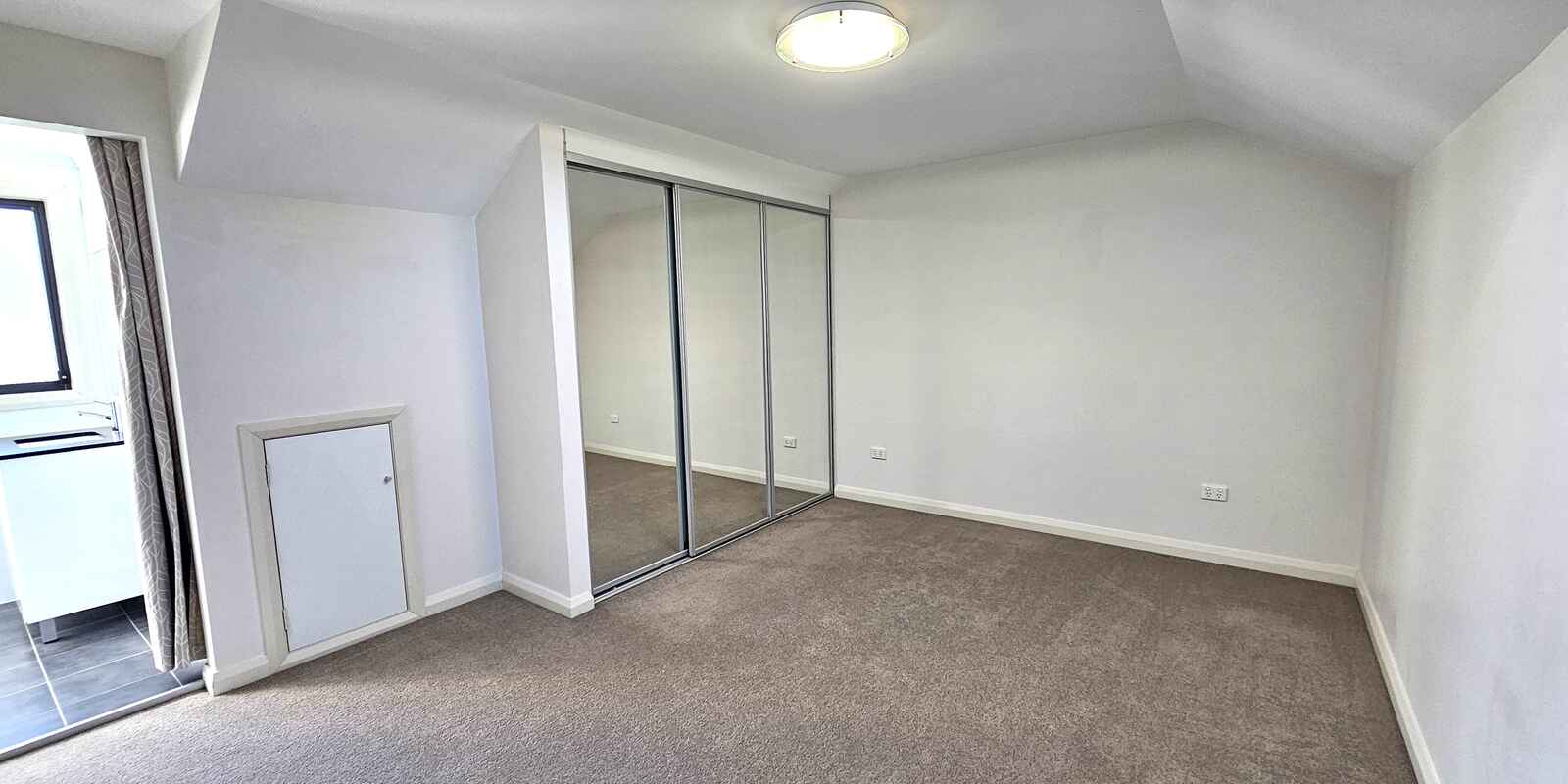 4/175 Kissing Point Road Dundas