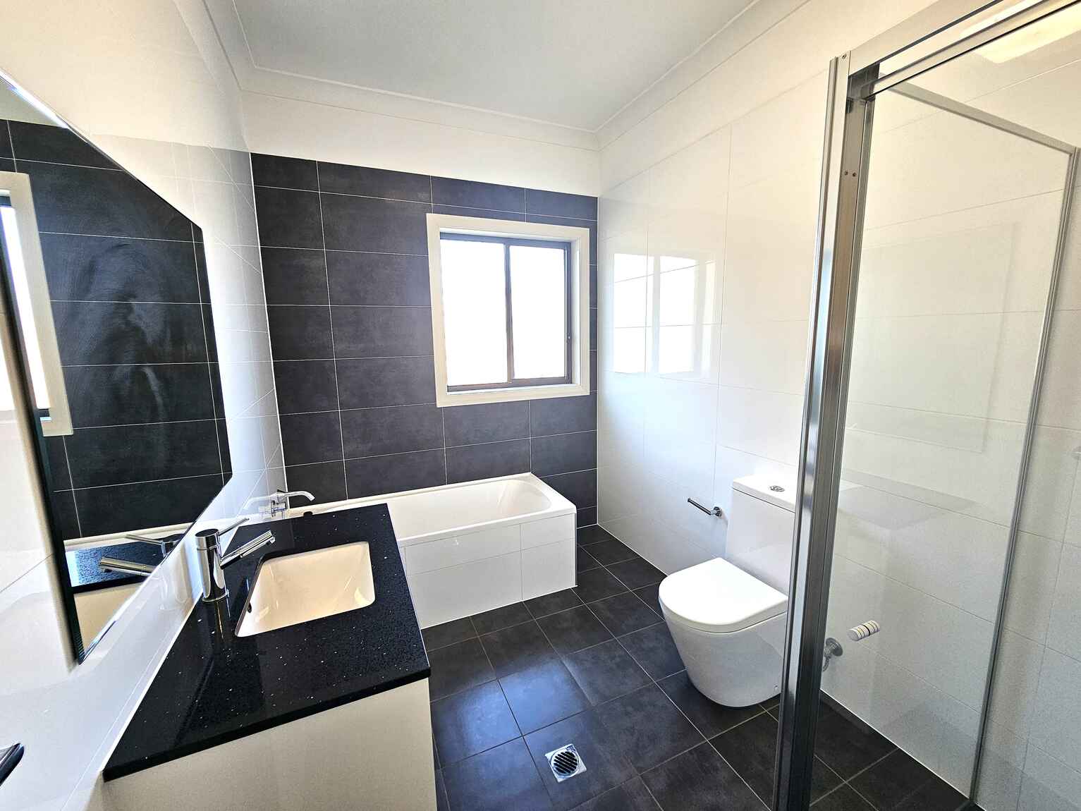 4/175 Kissing Point Road Dundas