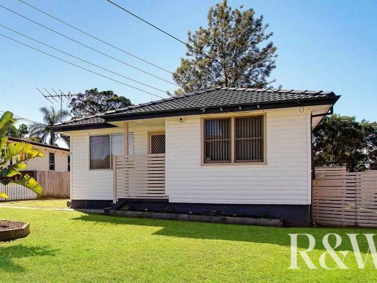 7 Luzon Avenue Lethbridge Park