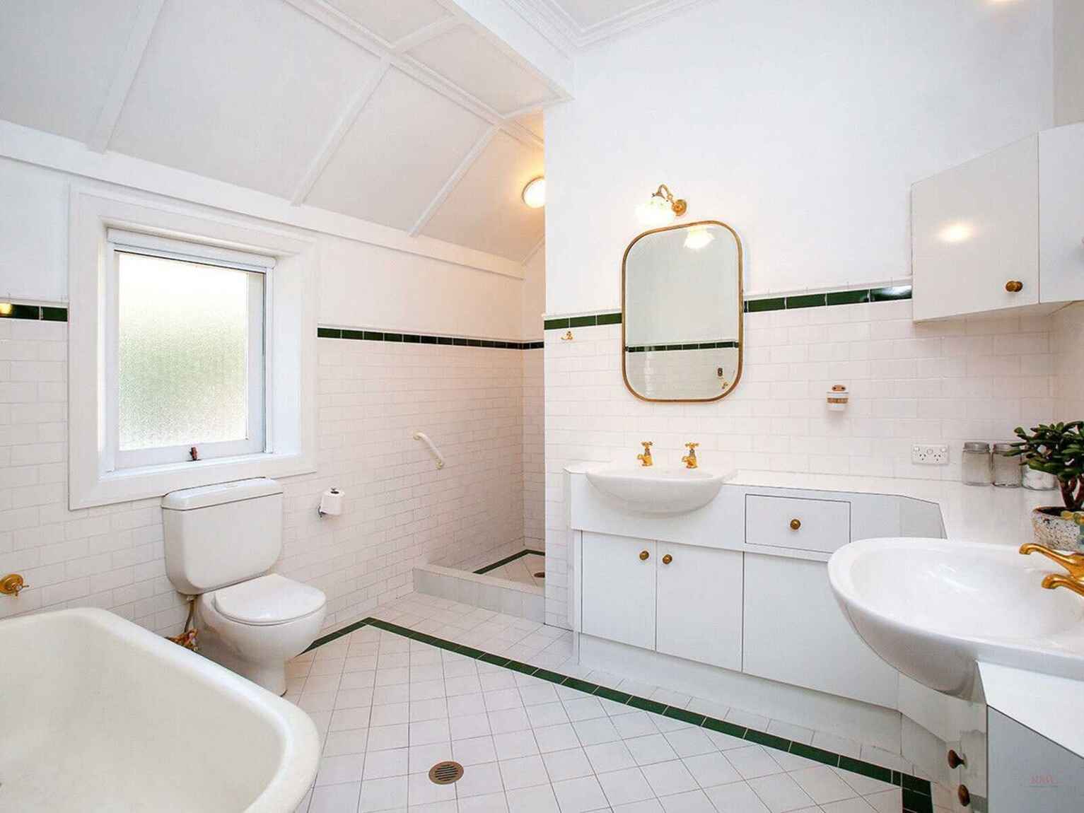 31-33 Robertson Road Moss Vale