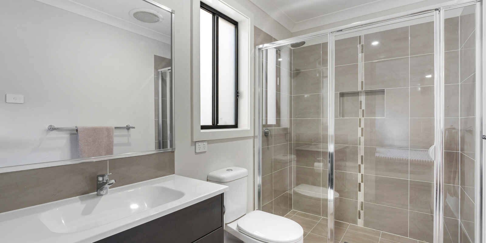 16 Cortina Avenue Austral