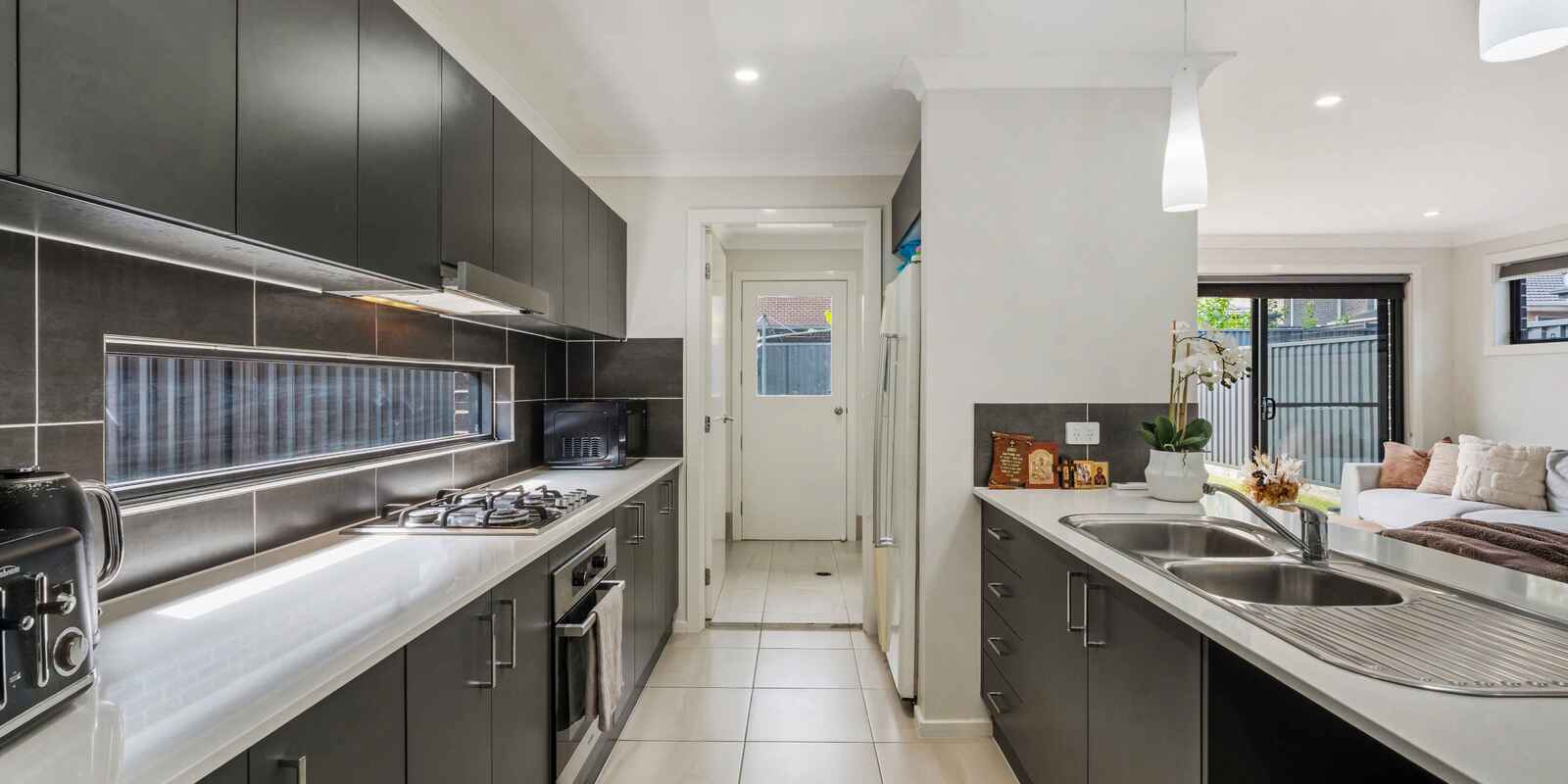 16 Cortina Avenue Austral