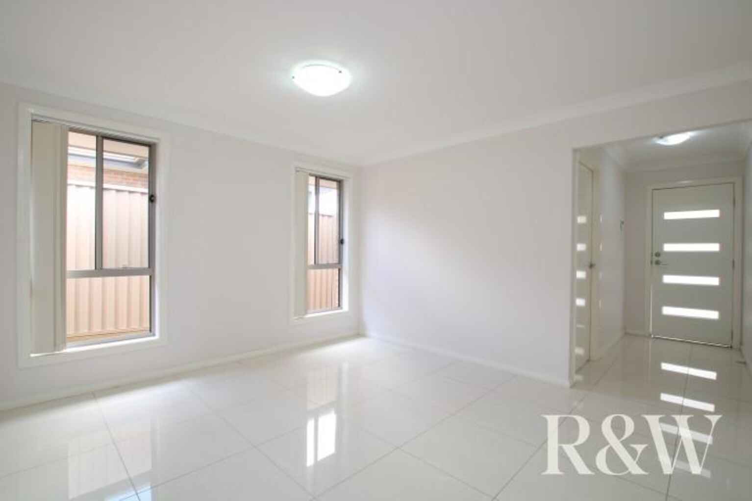 3b Binalong Road Jordan Springs