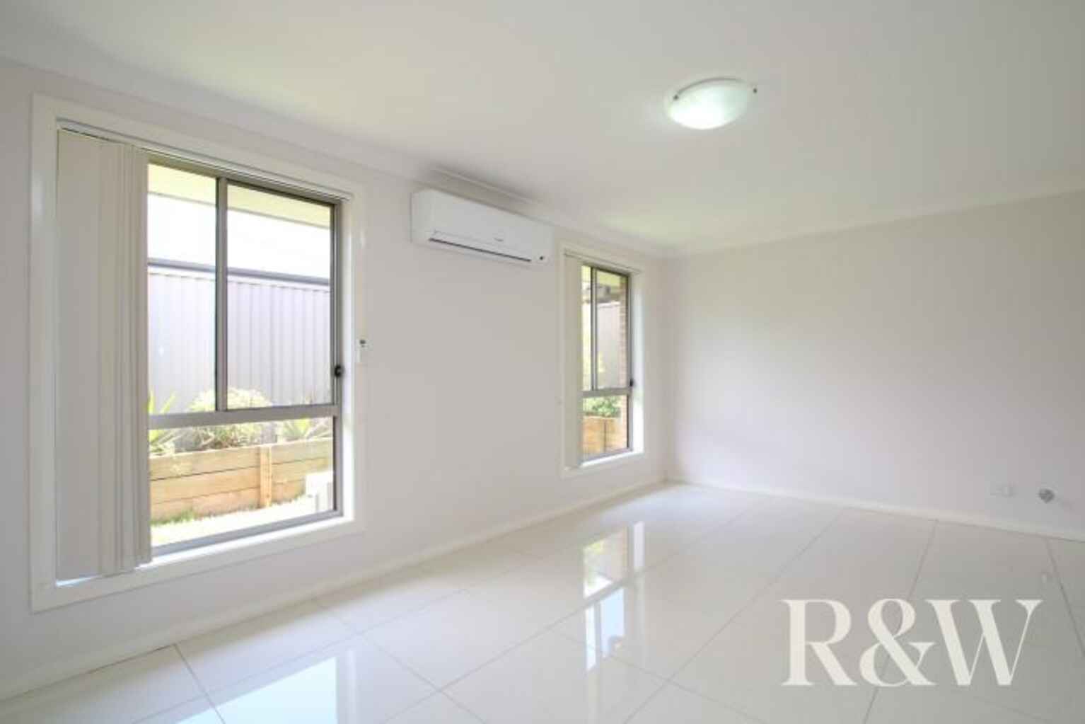 3b Binalong Road Jordan Springs