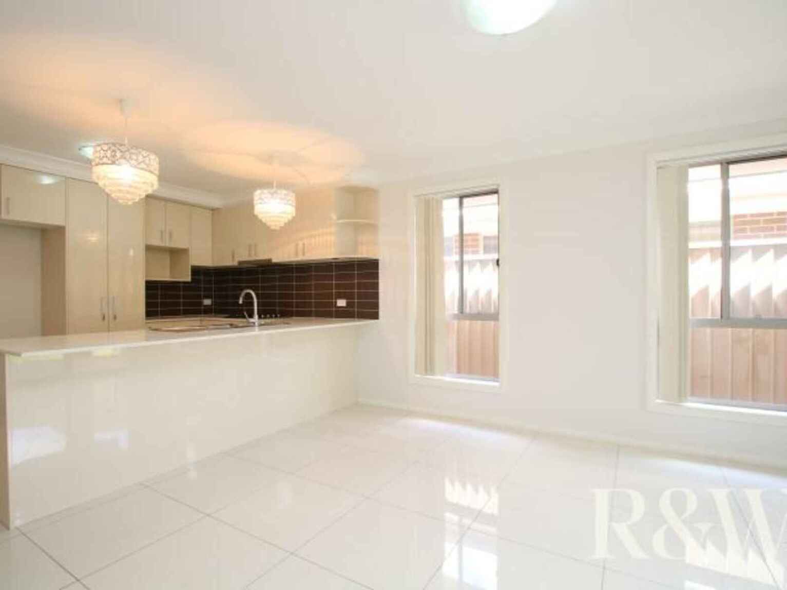 3b Binalong Road Jordan Springs