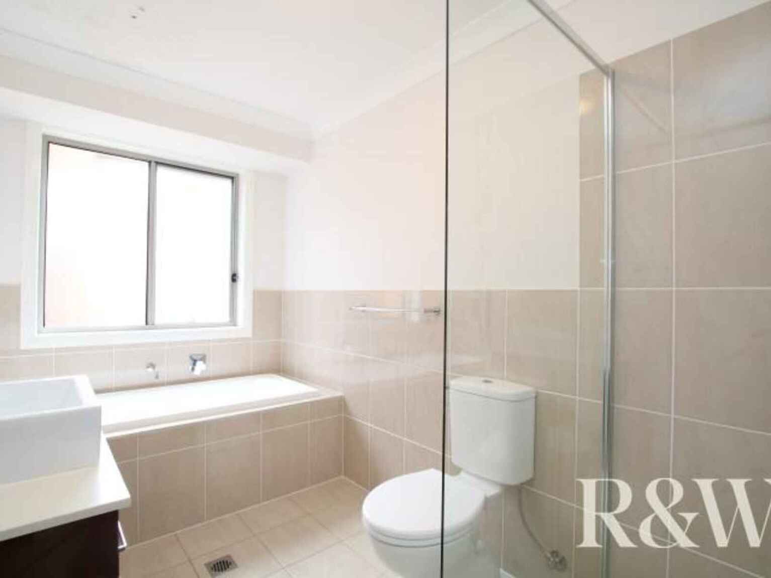 3b Binalong Road Jordan Springs