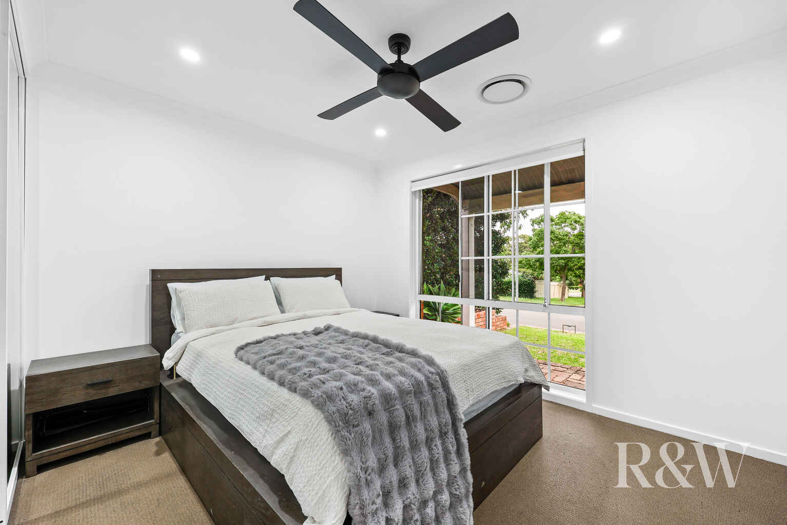 50 DOWNES CRESCENT Currans Hill 50 DOWNES CRESCENT Currans Hill