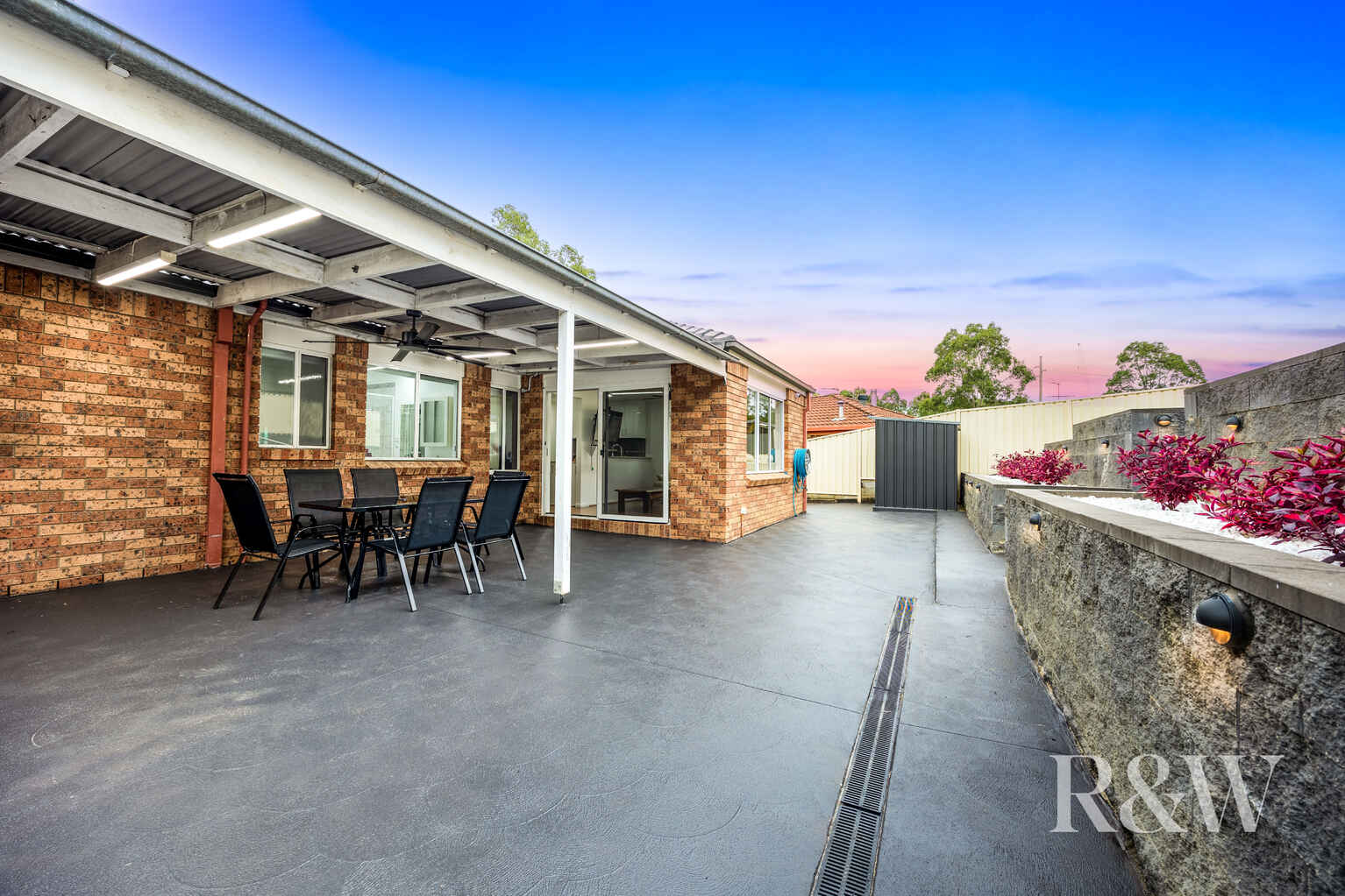 50 DOWNES CRESCENT Currans Hill 50 DOWNES CRESCENT Currans Hill