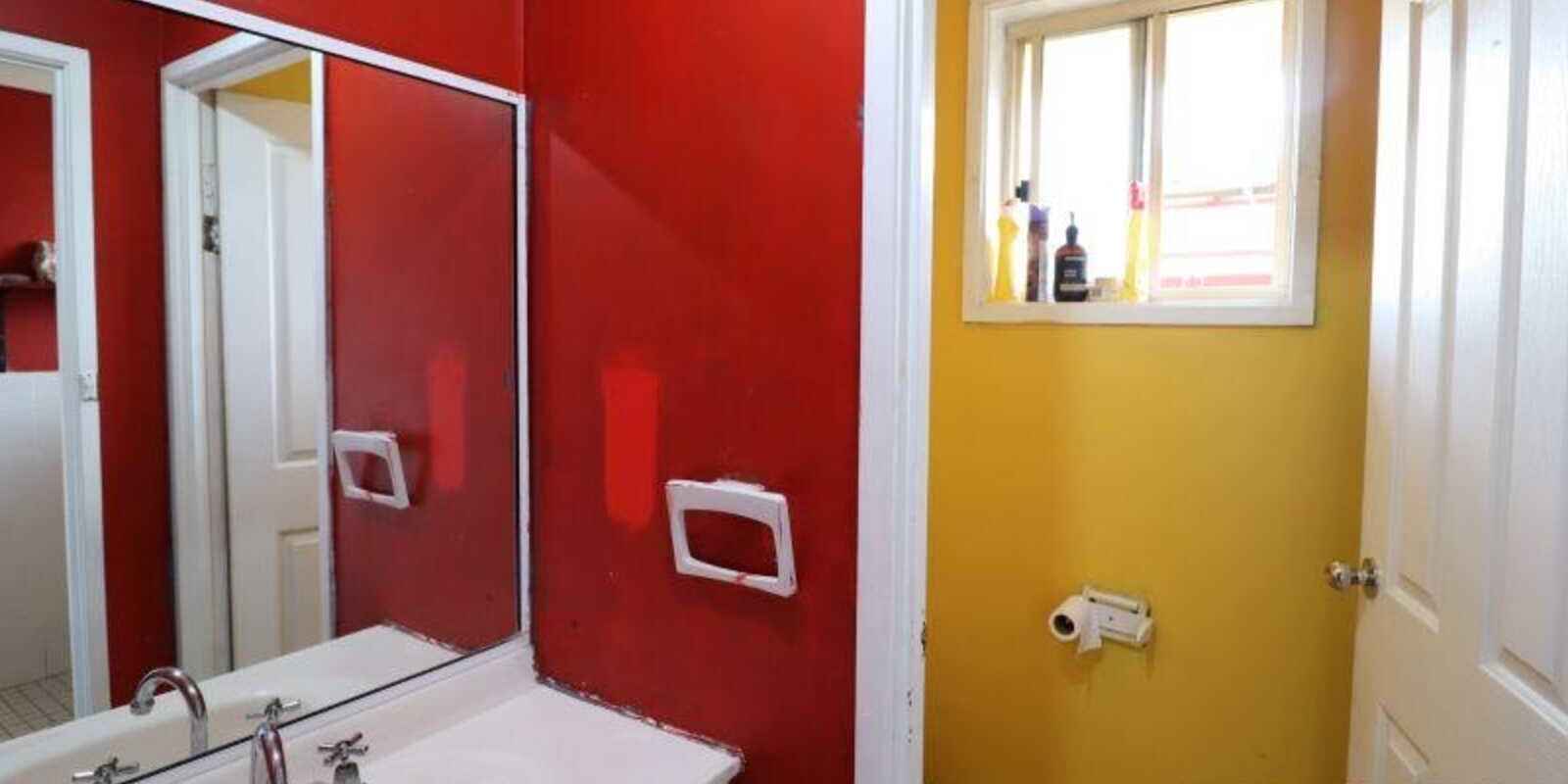 99 Explorers Way St Clair