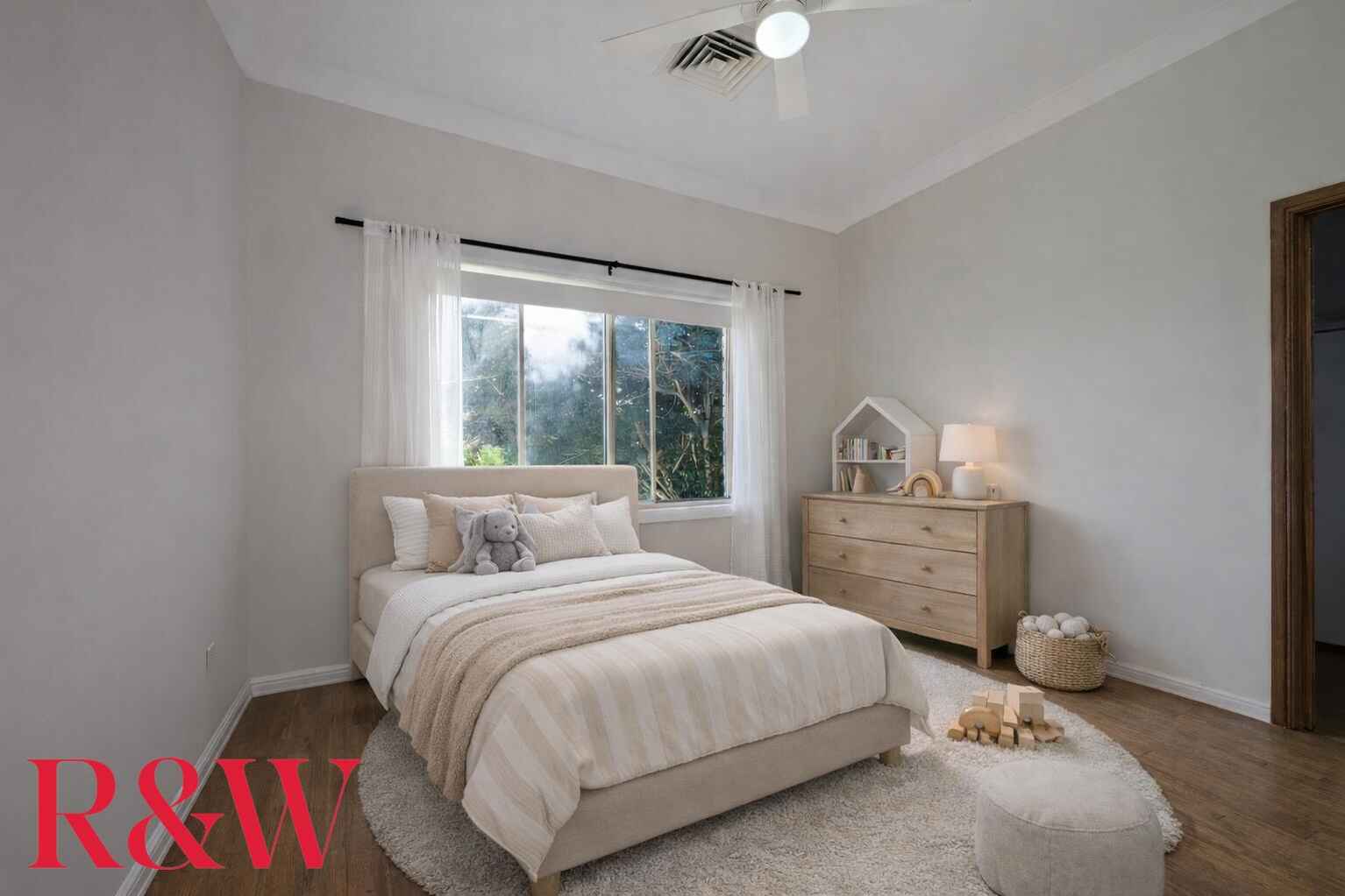 99 Abington Crescent Glen Alpine 99 Abington Crescent Glen Alpine