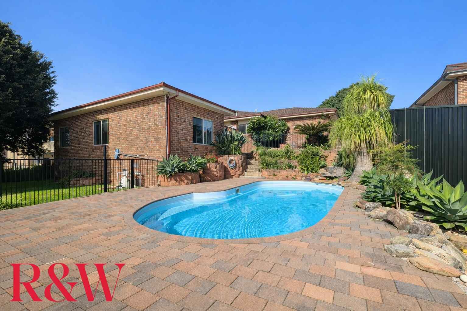 99 Abington Crescent Glen Alpine 99 Abington Crescent Glen Alpine