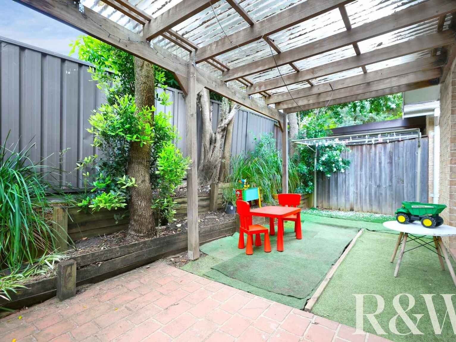 9/37 Binalong Road Pendle Hill