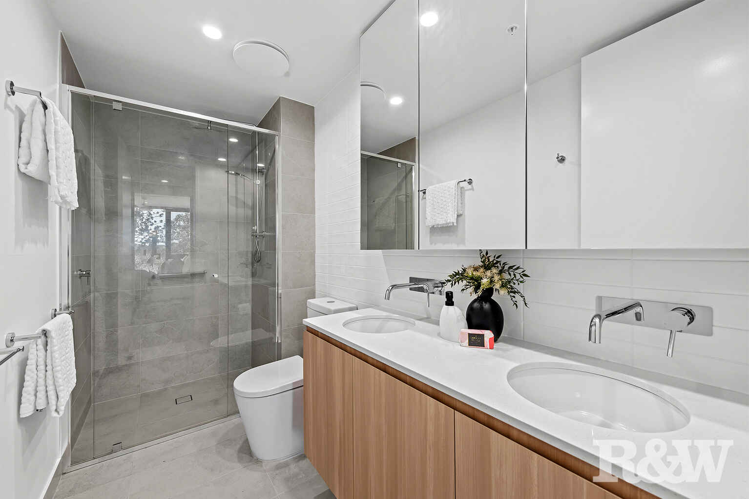 10509/29  Finney Road Indooroopilly