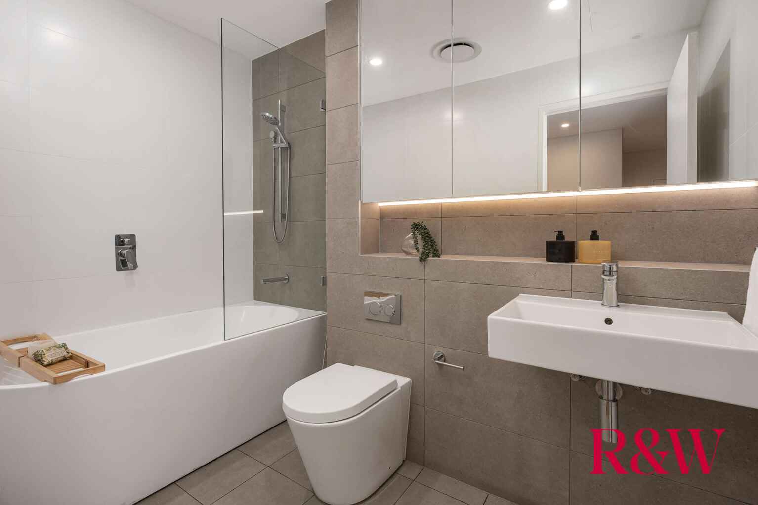 15/12 CORONATION PARADE Enfield