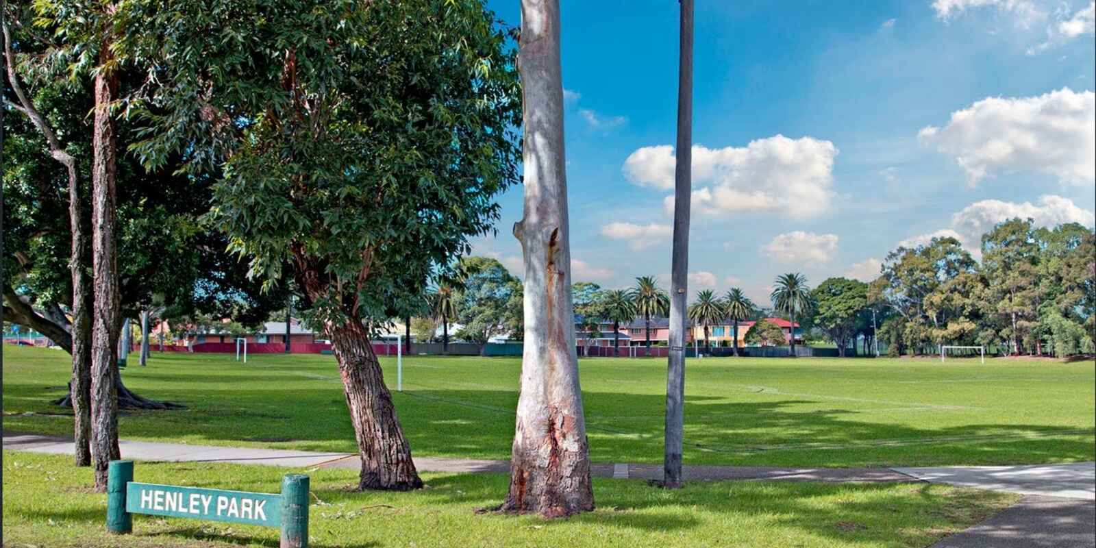 15/12 CORONATION PARADE Enfield