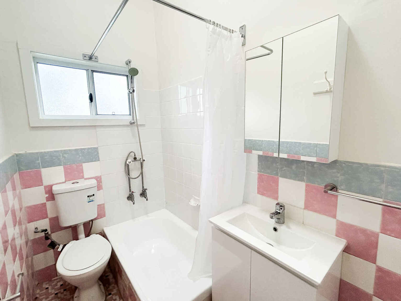 1/320 Annandale Street Annandale