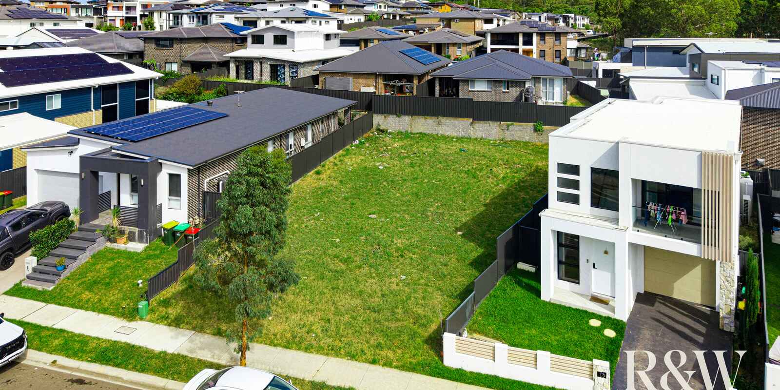 4 FIELDHOUSE CIRCUIT Campbelltown