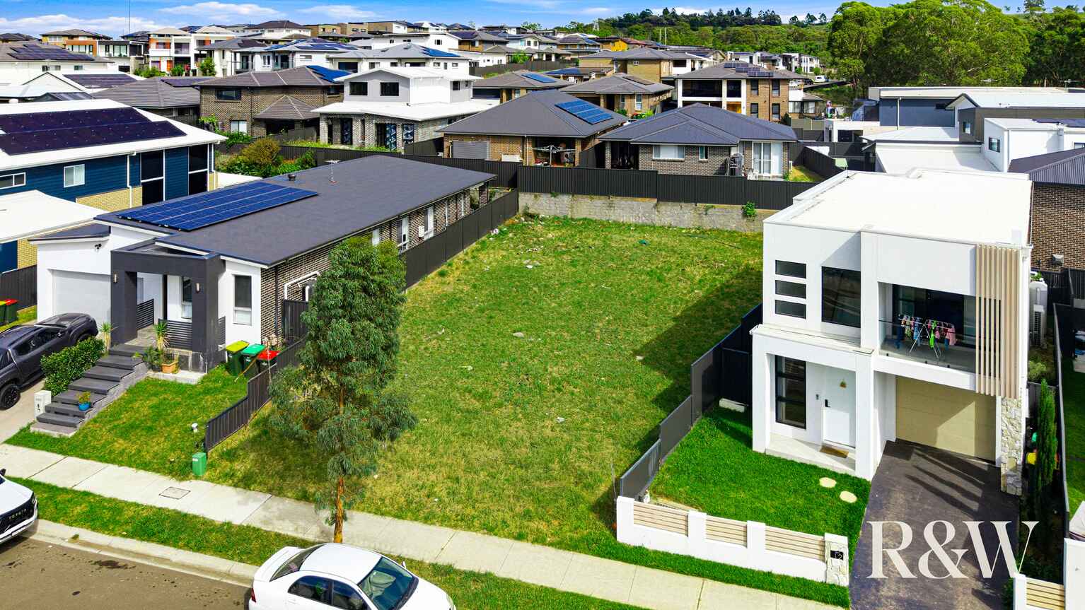 4 FIELDHOUSE CIRCUIT Campbelltown