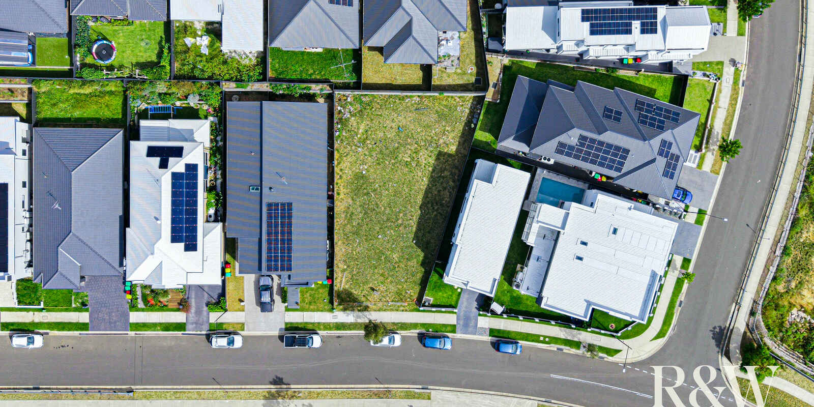 4 FIELDHOUSE CIRCUIT Campbelltown