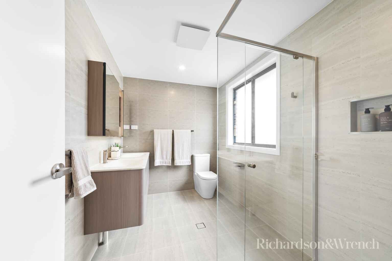 2&5/48-50 Gallipoli Avenue Blackwall