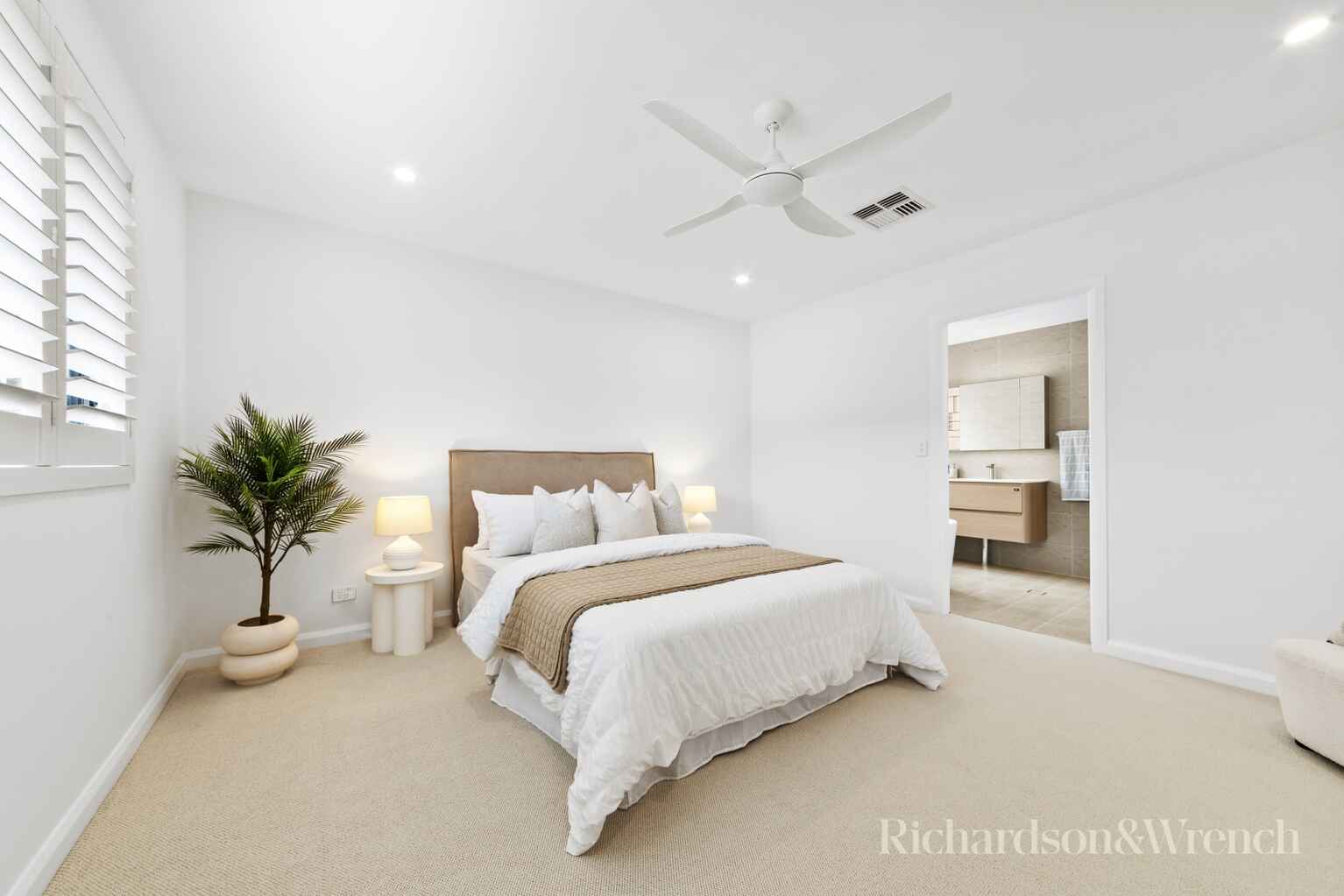 2&5/48-50 Gallipoli Avenue Blackwall