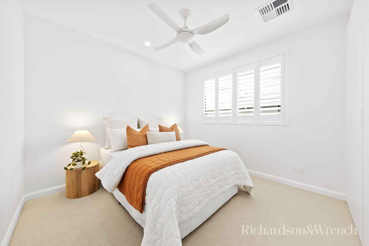 2&5/48-50 Gallipoli Avenue Blackwall