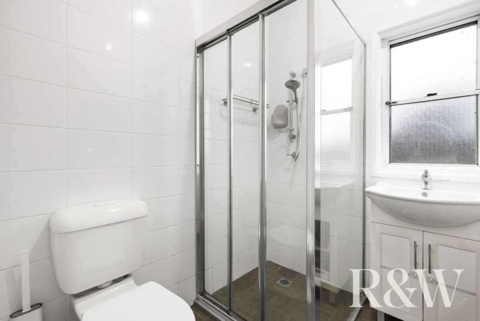 16 Dan Crescent Colyton