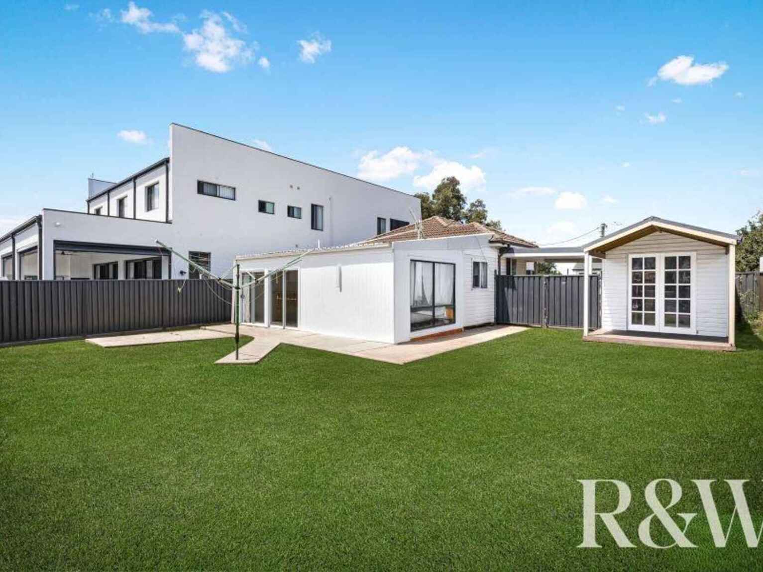 16 Dan Crescent Colyton