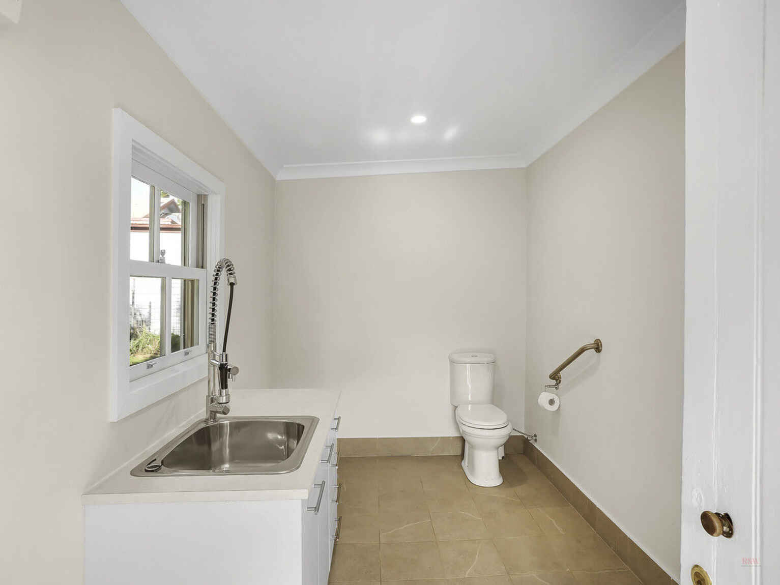 3 Main Street Robertson