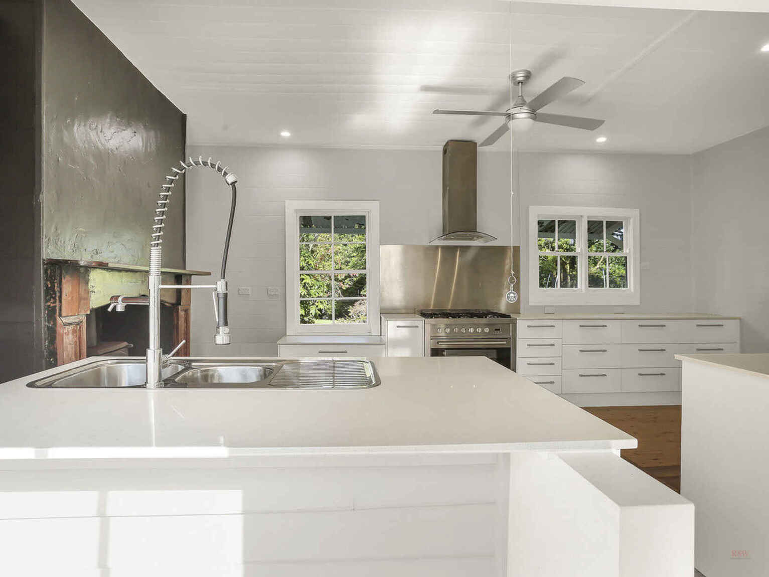 3 Main Street Robertson