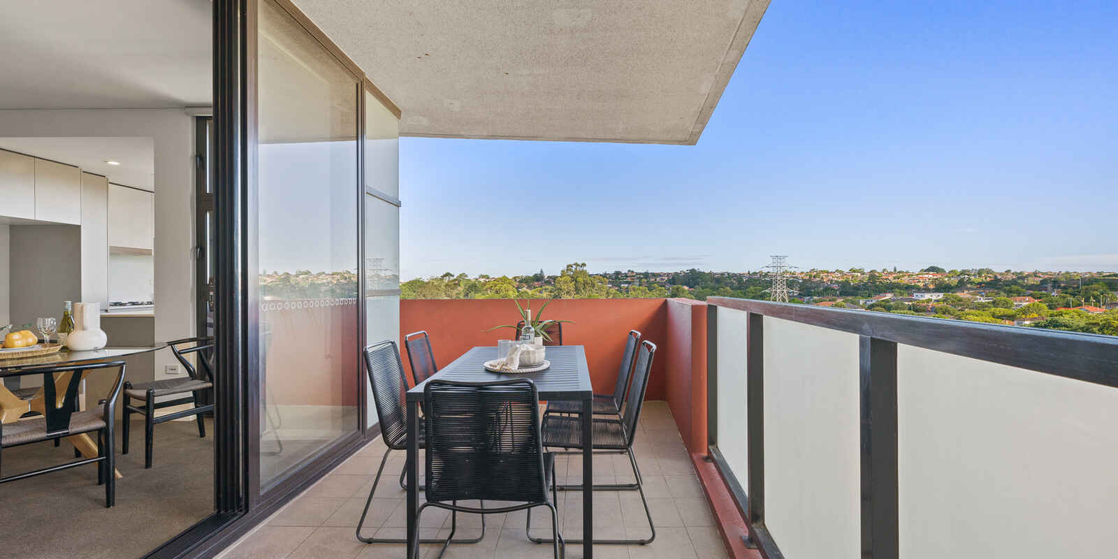 527/2E Charles Street Canterbury