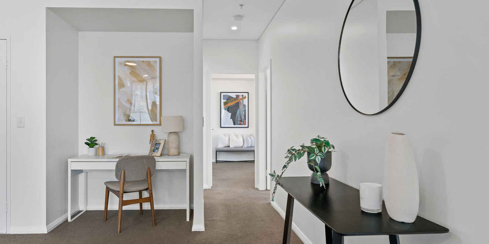 527/2E Charles Street Canterbury