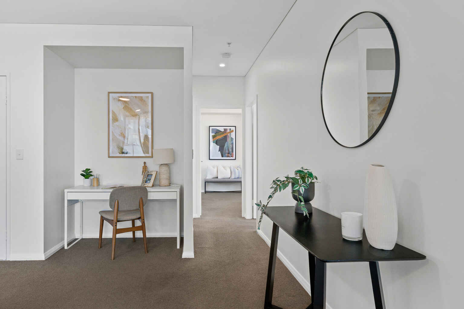 527/2E Charles Street Canterbury