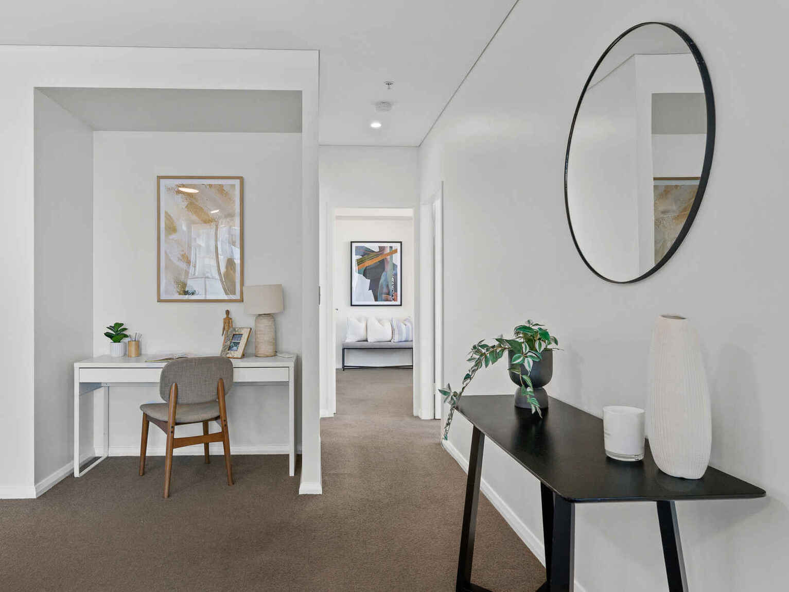 527/2E Charles Street Canterbury